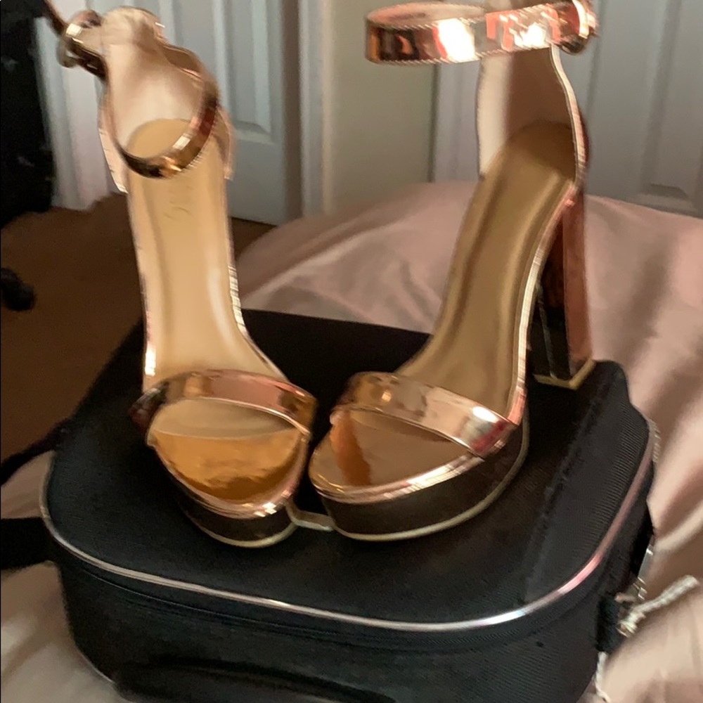 Rose gold heals